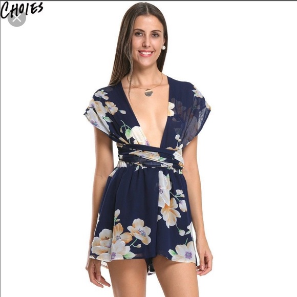 Red flora romper playsuit multiple ways to wear - Picture 5 of 5